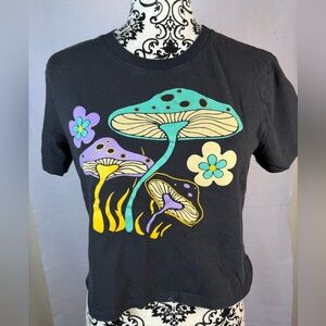 LIFE IS GOOD cropped Black Tee with psychedelic Mushroom Design and logo. XS